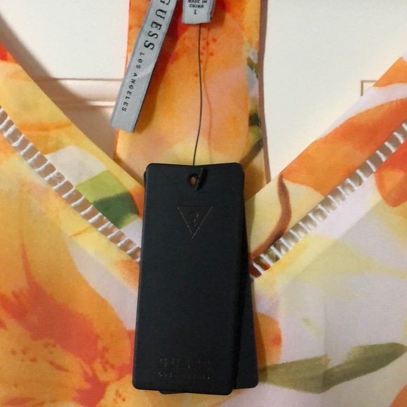 GUESS Lily Strap Blouse. Perfect for Spring/Summer - Picture 3 of 5